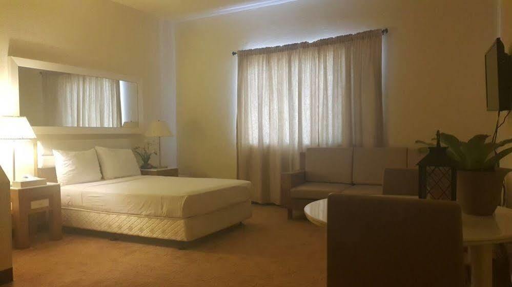 One Pacific Hotel Tamuning Luaran gambar