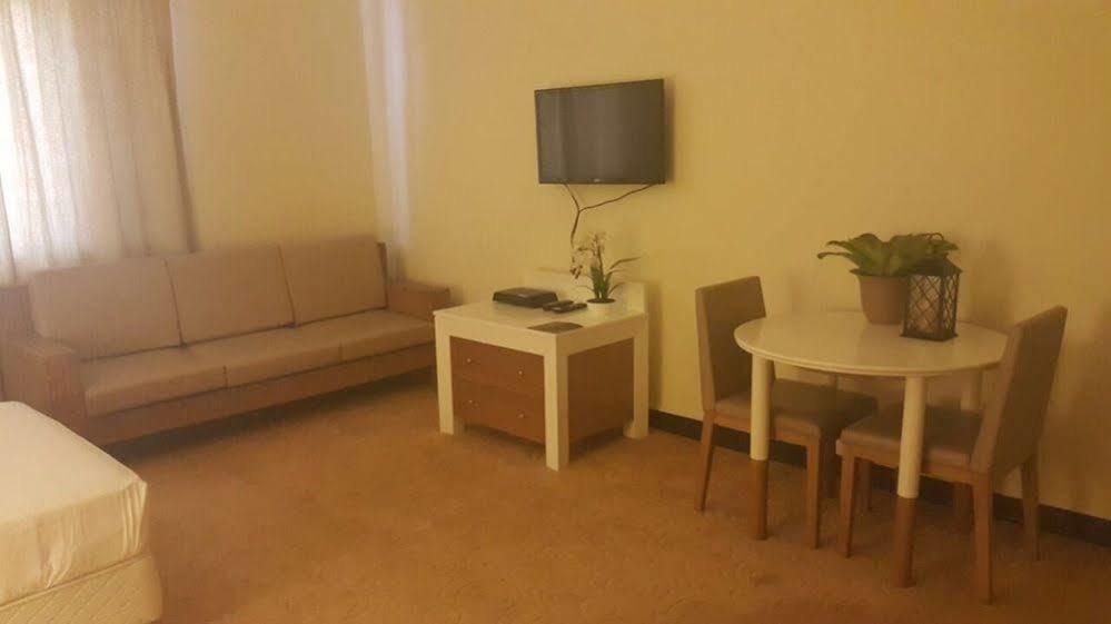 One Pacific Hotel Tamuning Luaran gambar
