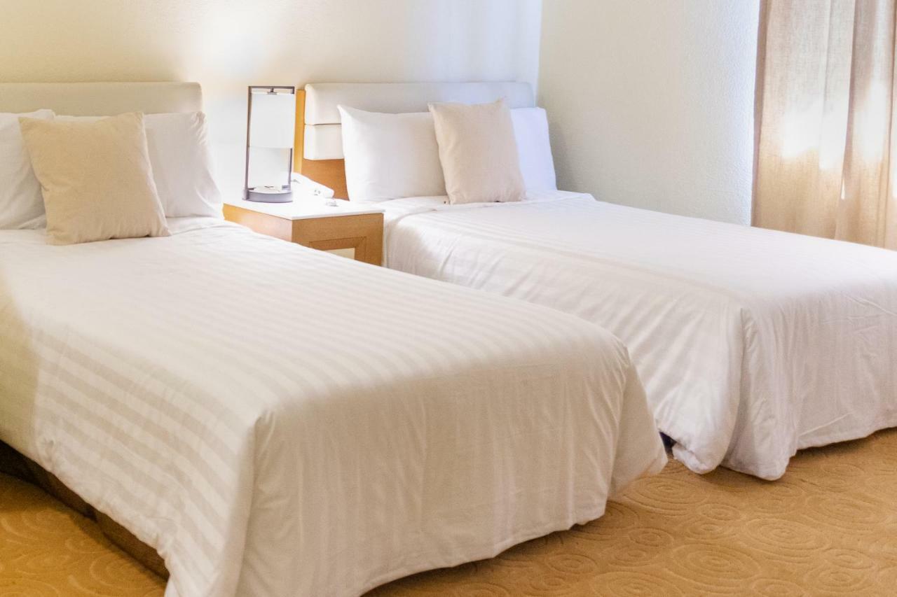 One Pacific Hotel Tamuning Luaran gambar